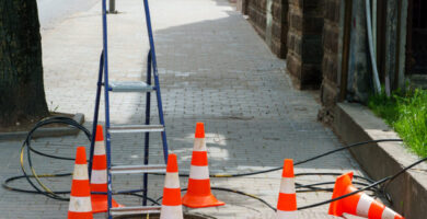 Guía completa sobre conos viales: materiales, medidas y usos reglamentarios