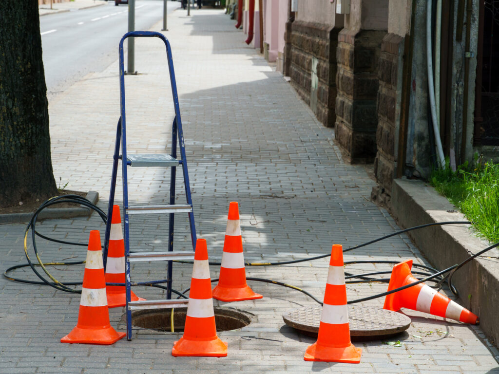 Guía completa sobre conos viales: materiales, medidas y usos reglamentarios 1 Guía completa sobre conos viales: materiales, medidas y usos reglamentarios