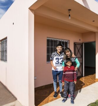 Construcción de viviendas de protección pública para familias con recursos
