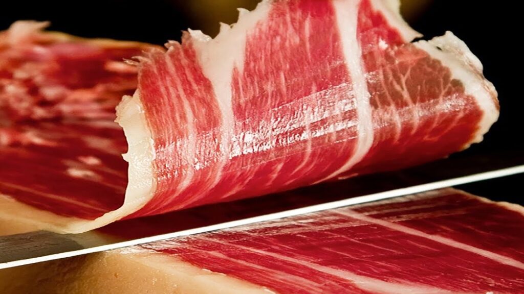 Jamón ibérico de cebo de campo de Extremadura: tradición, sabor y excelencia culinaria 1 Jamón ibérico de cebo de campo de Extremadura: tradición, sabor y excelencia culinaria