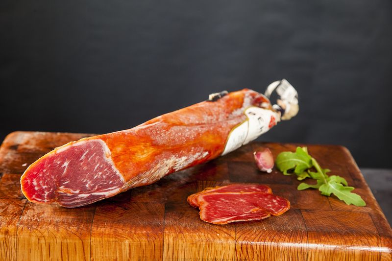 El placer de la cocina gourmet: cómo disfrutar al máximo el lomo ibérico de bellota 1 El placer de la cocina gourmet: cómo disfrutar al máximo el lomo ibérico de bellota