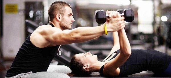 Beneficios de superficies especializadas para entrenamientos de alto impacto